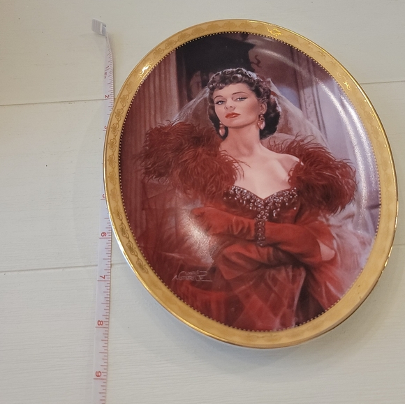 The Bradford Exchange Gone With The Wind Ruby Rebellion Commemorative Plate - Picture 7 of 7